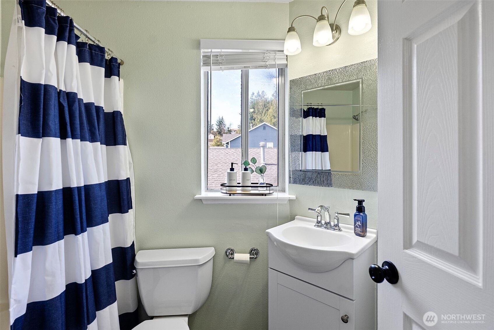 4071 SE Saxon Court , Port Orchard, WA 98366