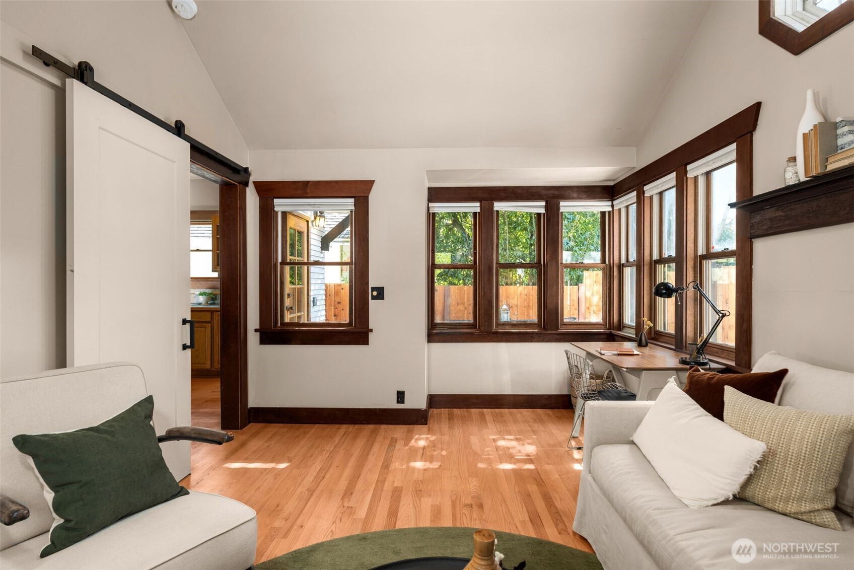 7221 4th Avenue NW, Seattle, WA 98117-4914