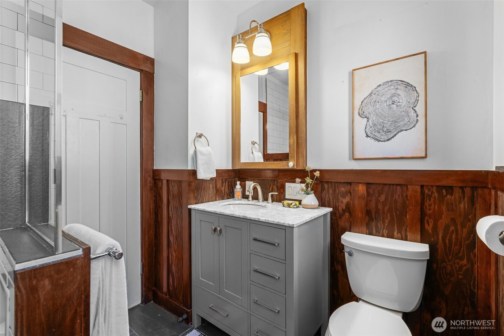 7221 4th Avenue NW, Seattle, WA 98117-4914