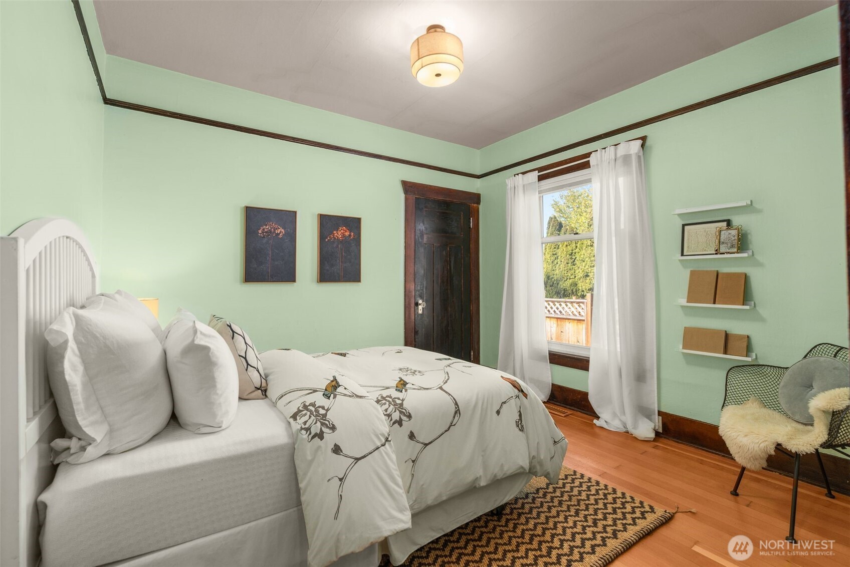 7221 4th Avenue NW, Seattle, WA 98117-4914