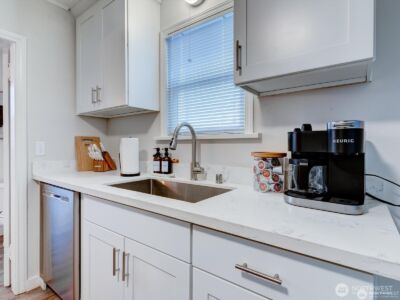 1626 39th Avenue E, Seattle, WA 98112 - Photo 21