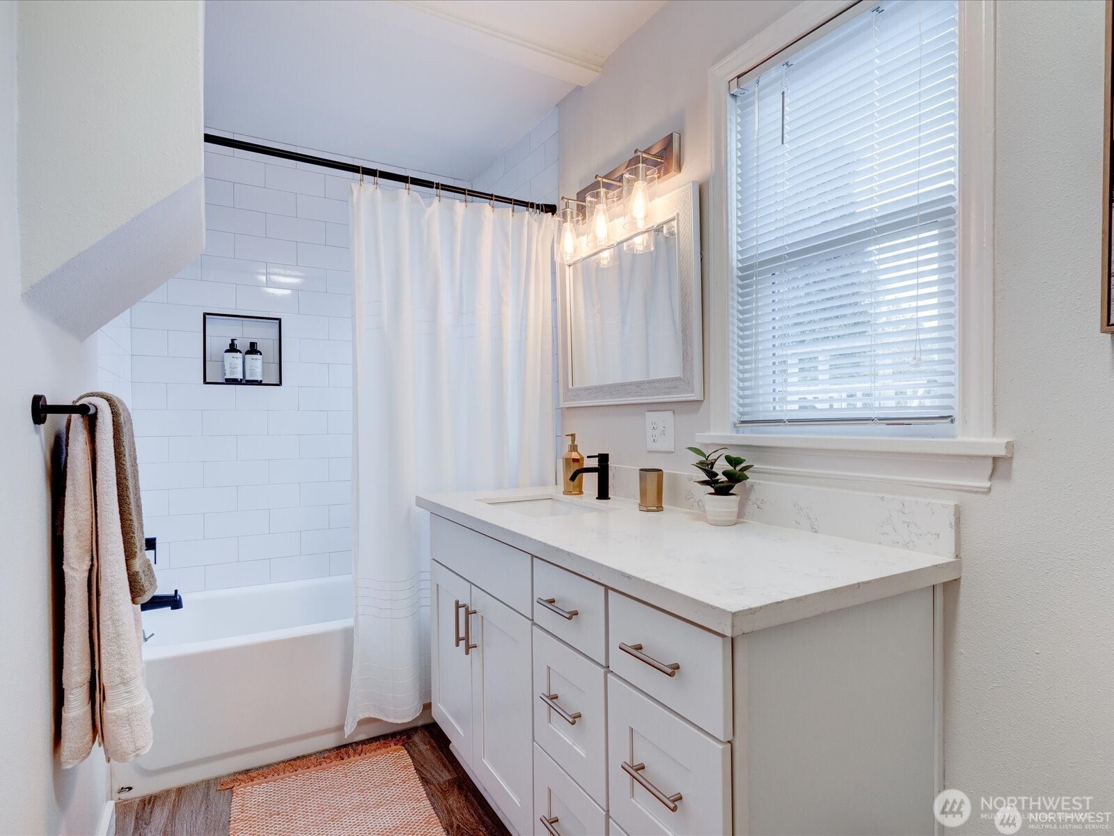 1626 39th Avenue E, Seattle, WA 98112