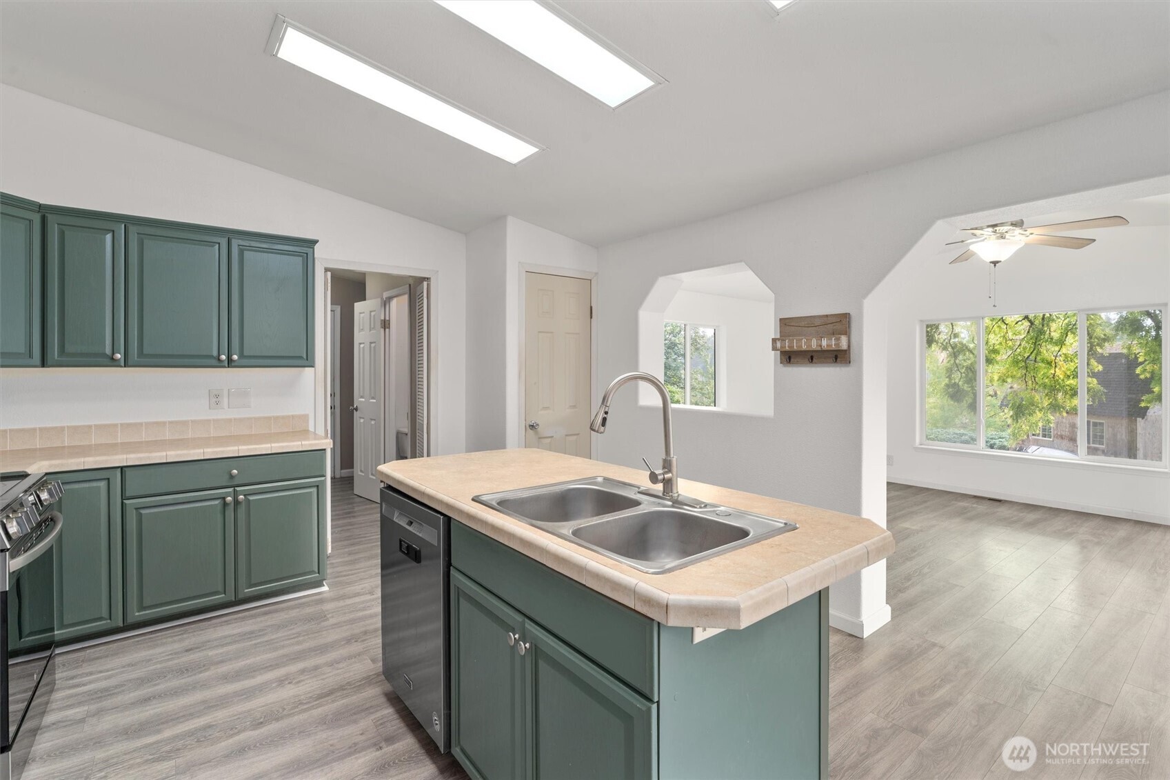 10939 Alfred Street , Rockport, WA 98283