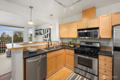 7116 Greenwood Avenue N #305, Seattle, WA 98103 - Photo 5