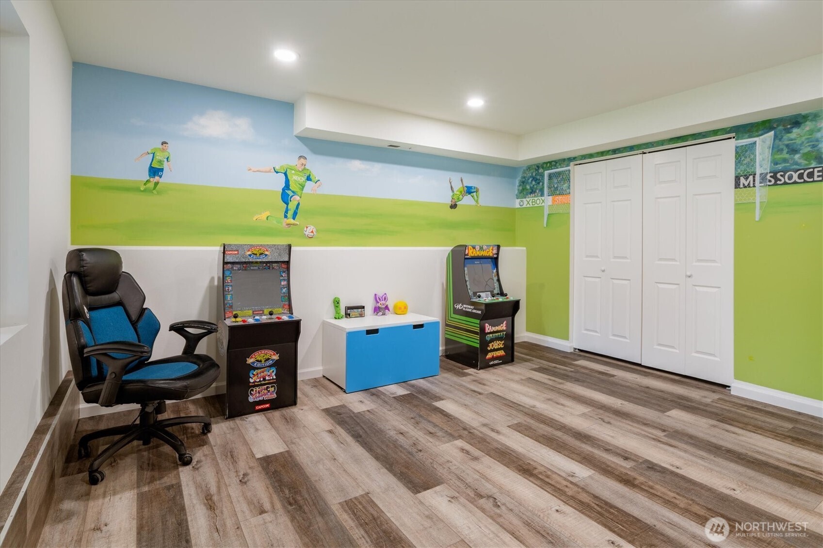 22910 NE 76th Street , Redmond, WA 98053