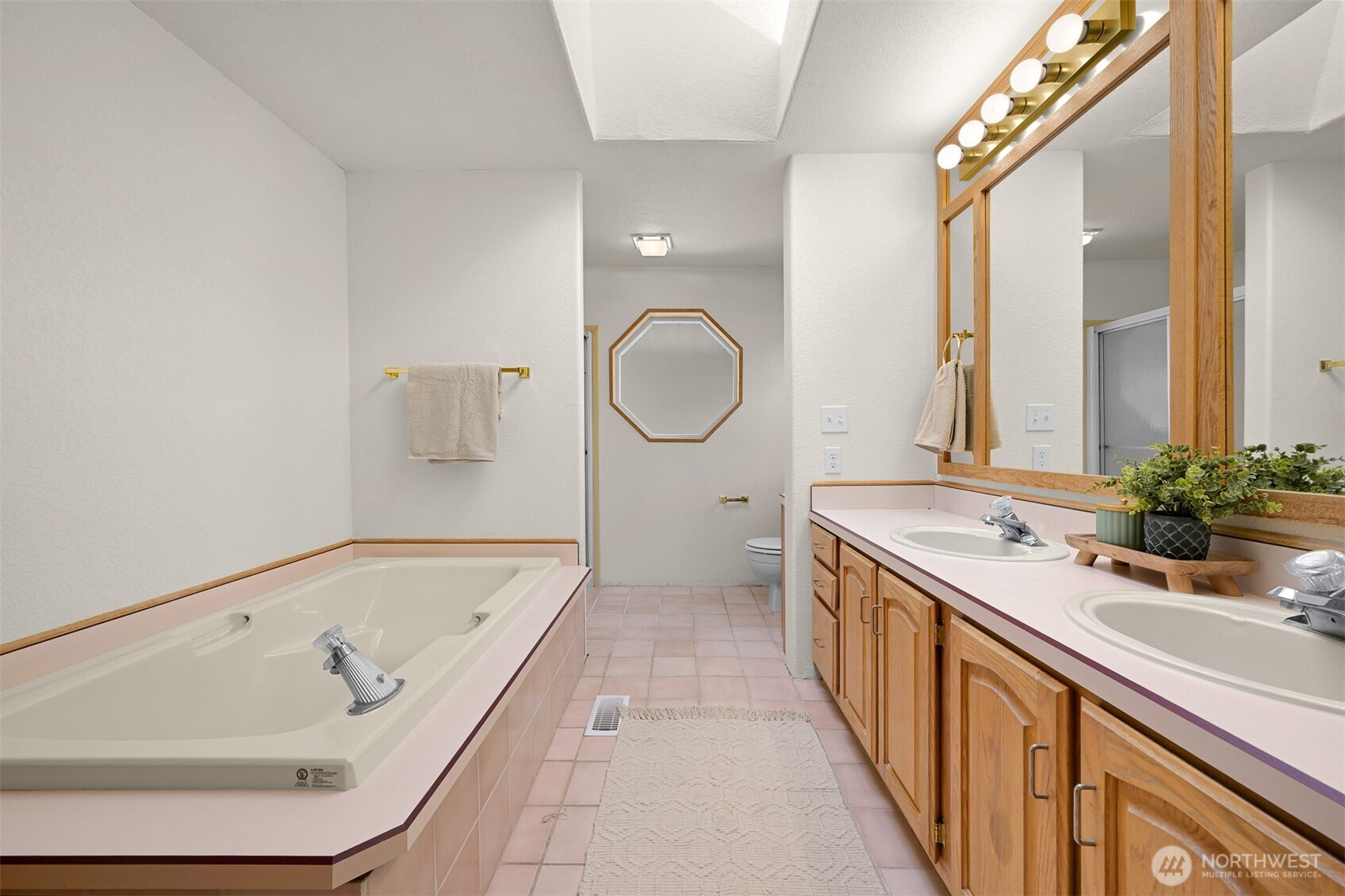 8356 Sea Breeze Court , Blaine, WA 98230