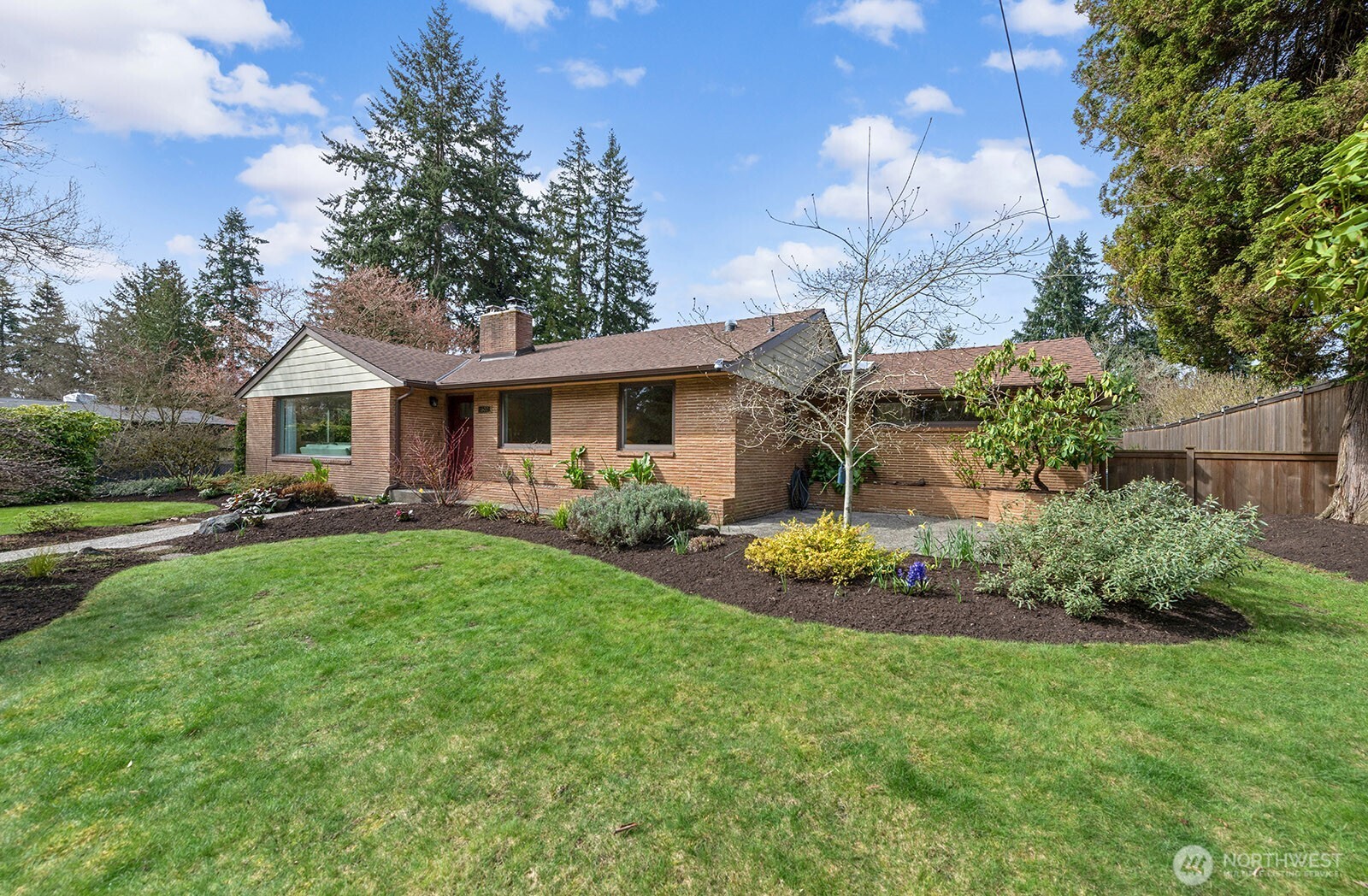 16003 32nd Avenue NE, Lake Forest Park, WA 98155