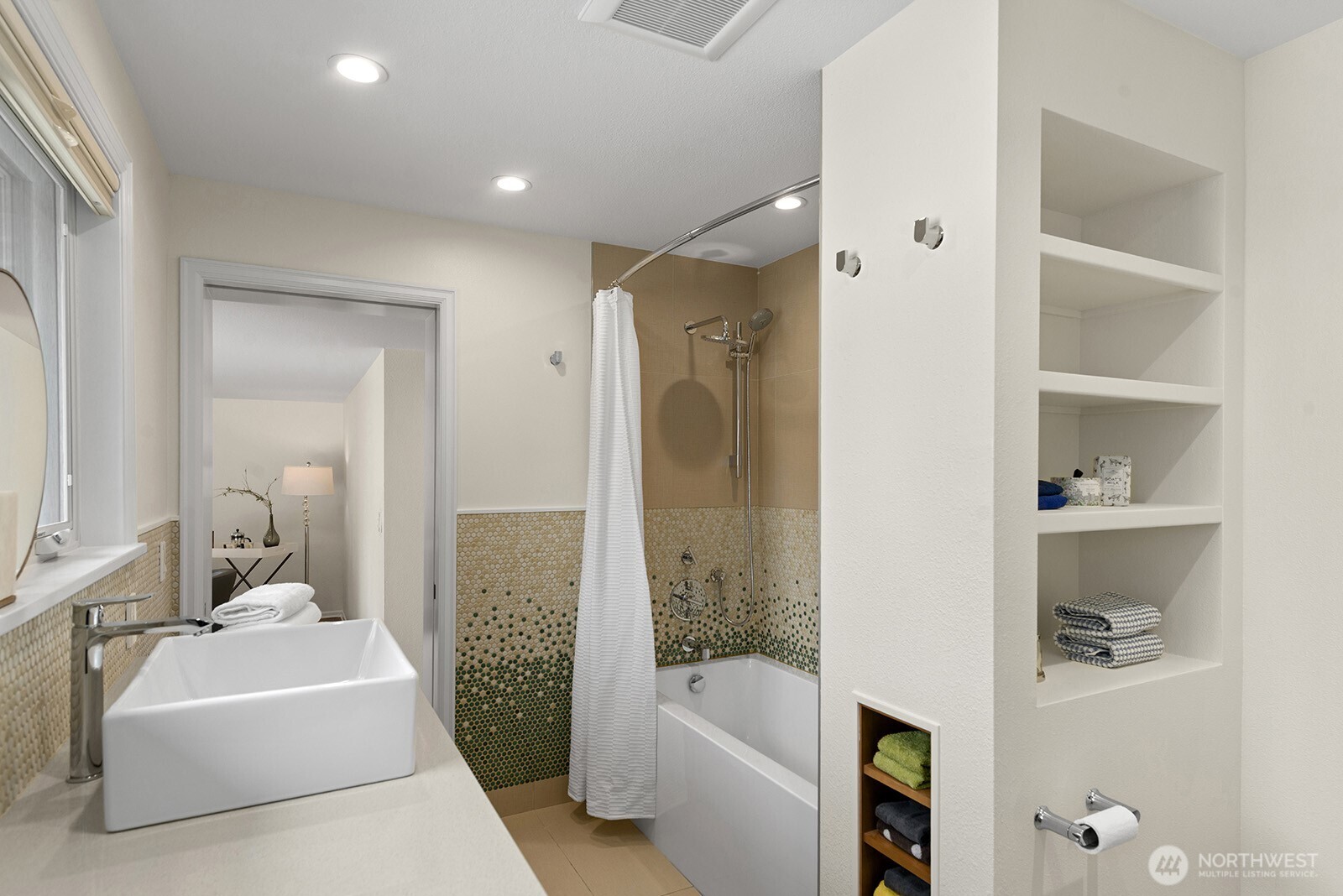 16003 32nd Avenue NE, Lake Forest Park, WA 98155