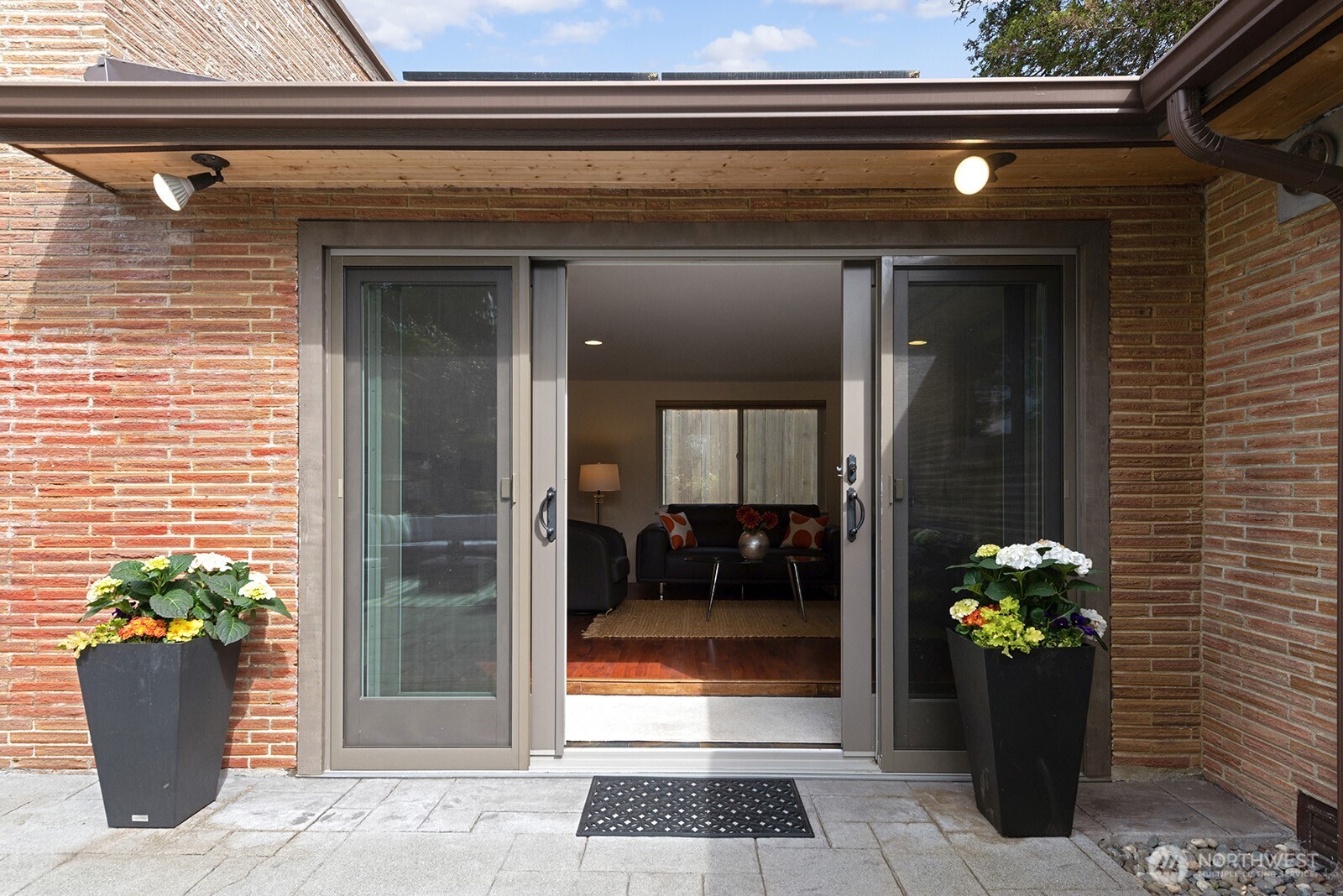 16003 32nd Avenue NE, Lake Forest Park, WA 98155