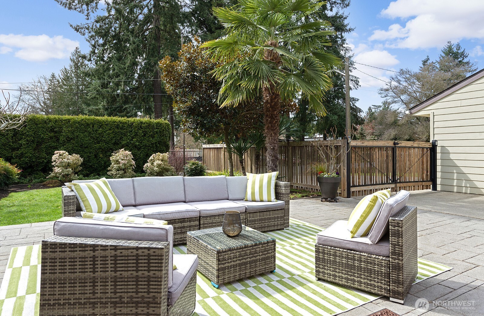 16003 32nd Avenue NE, Lake Forest Park, WA 98155