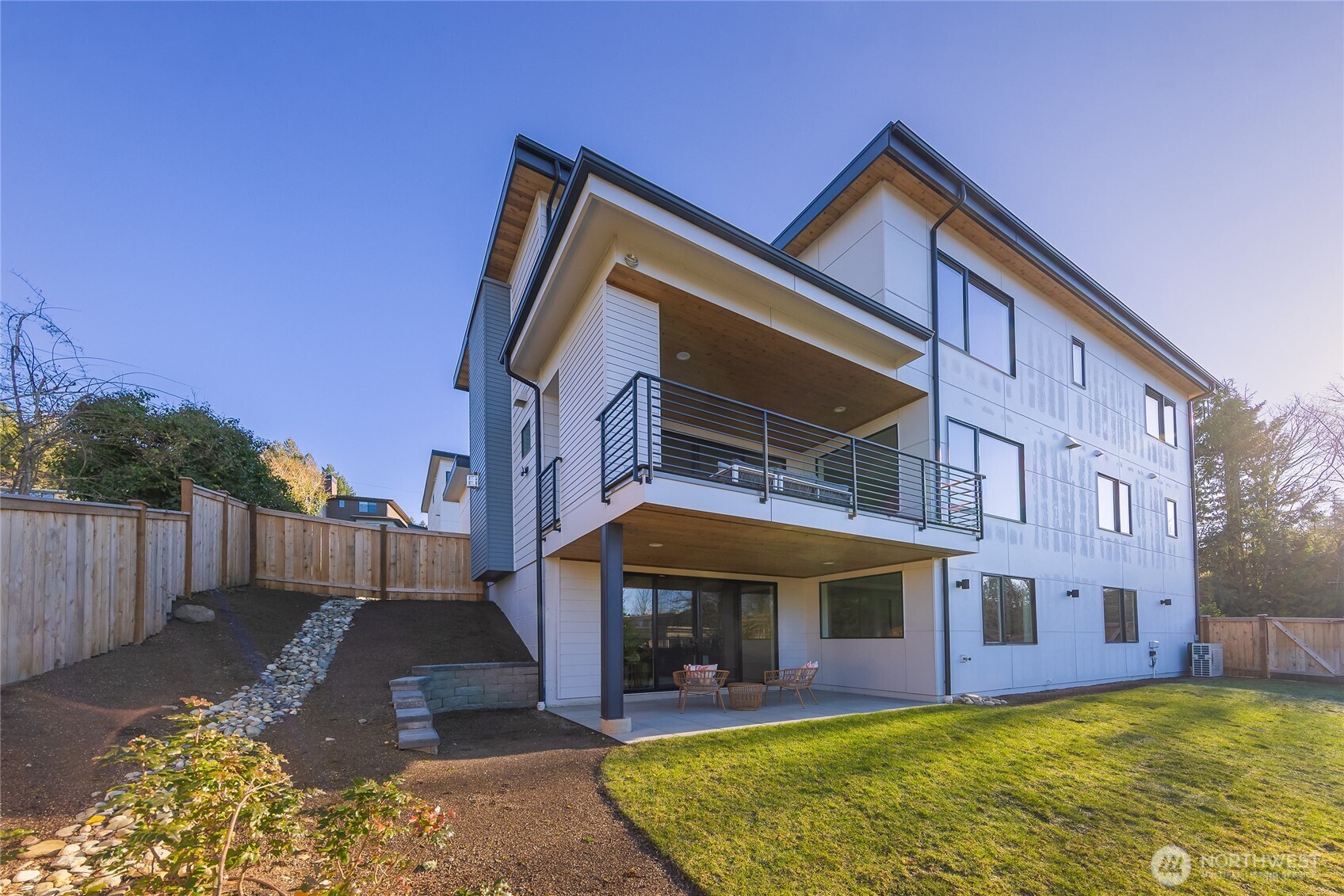 10204 NE 43rd Street , Kirkland, WA 98033