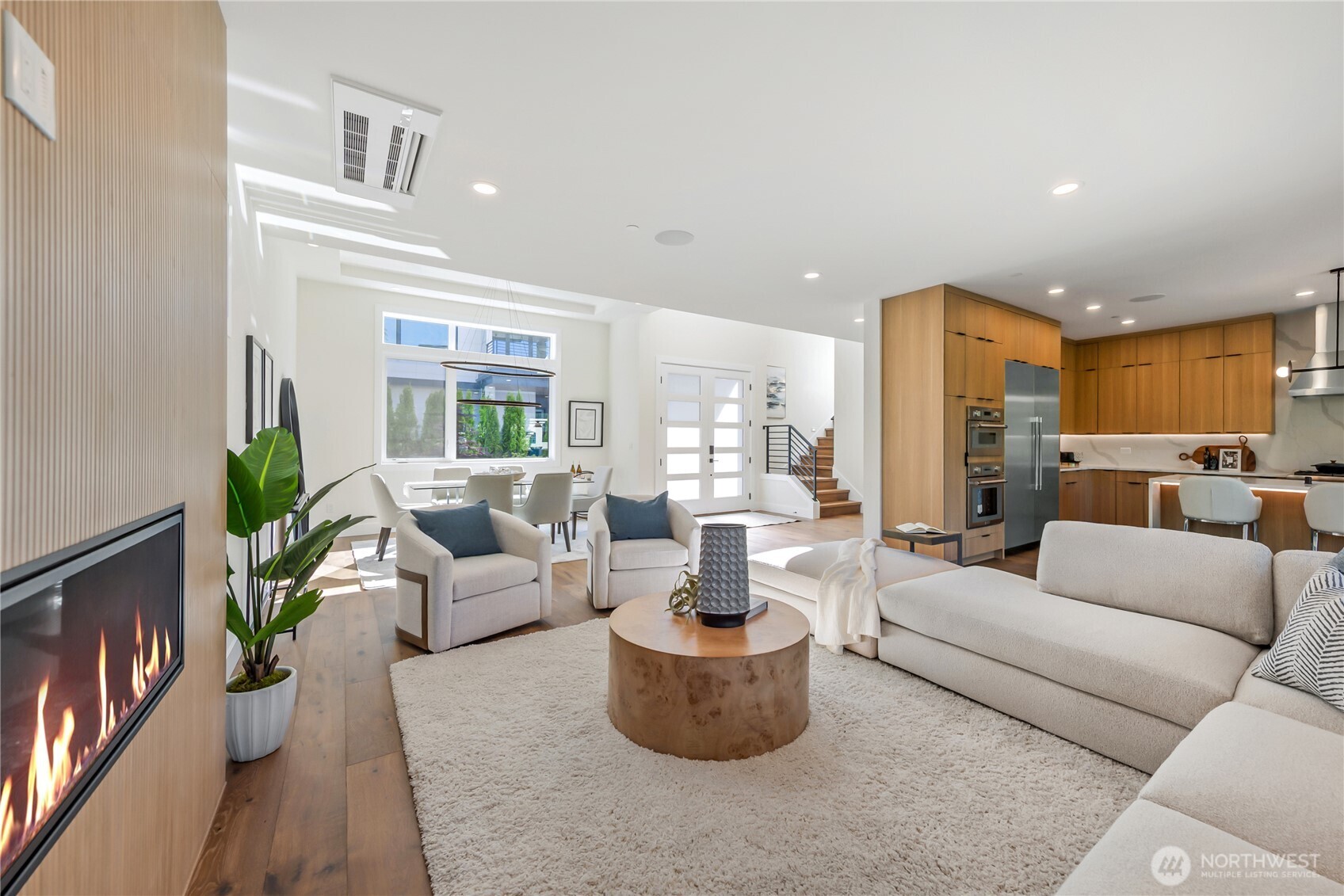 10204 NE 43rd Street , Kirkland, WA 98033