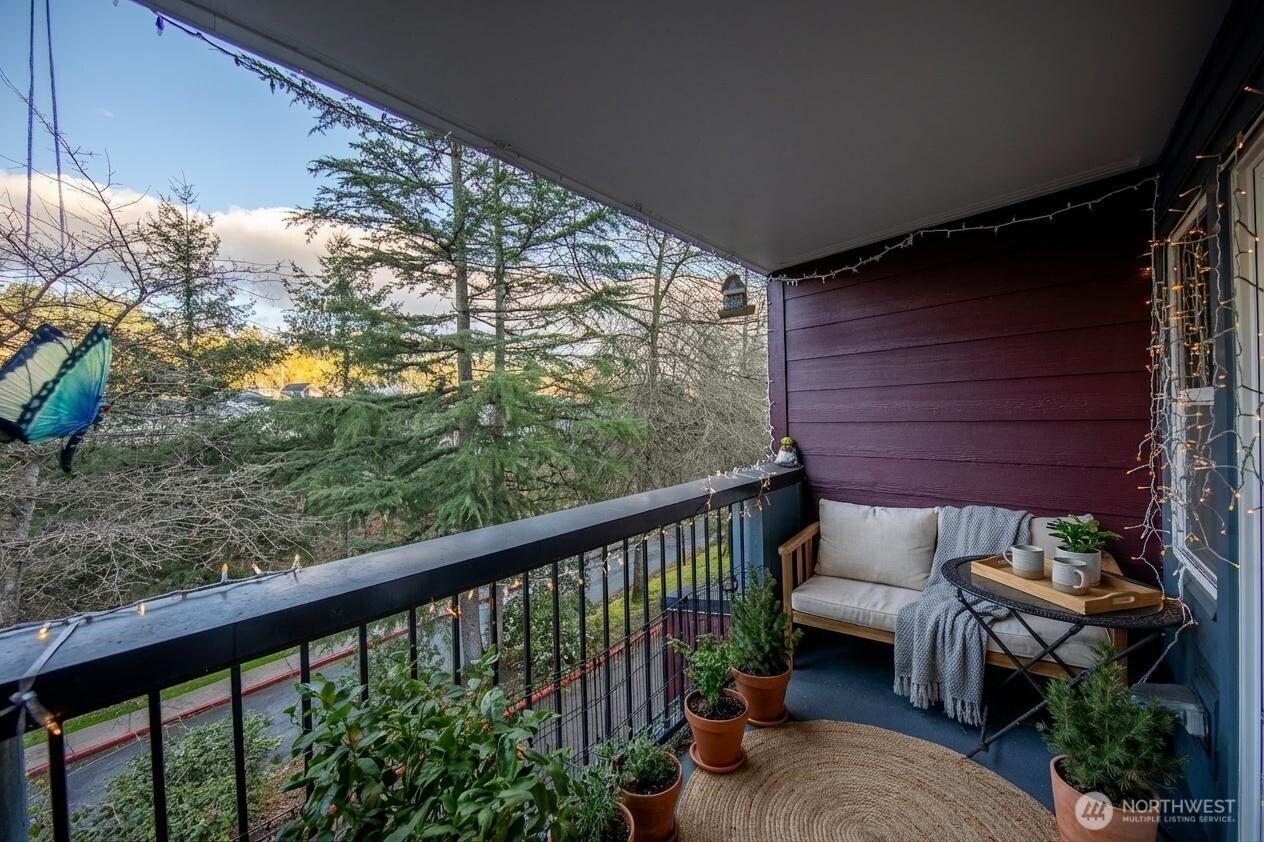 15917 Waynita Way NE #E206, Bothell, WA 98011