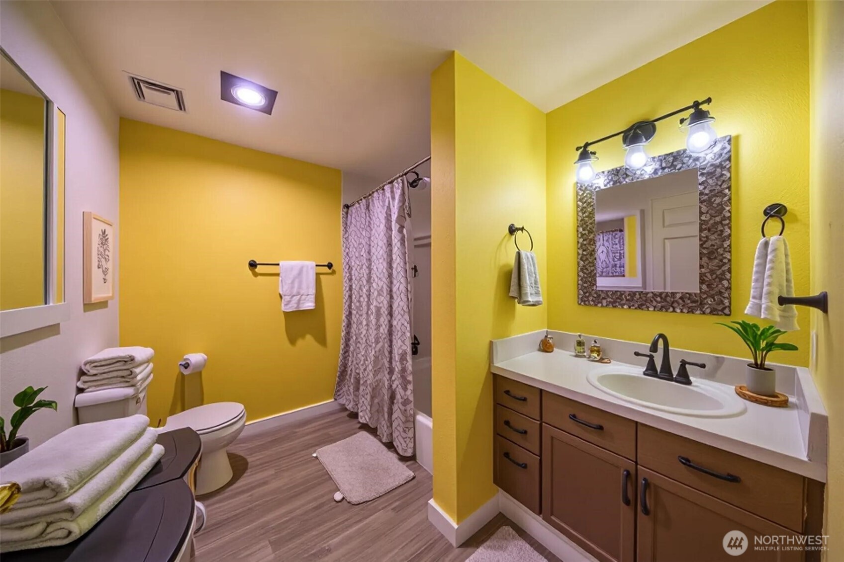 15917 Waynita Way NE #E206, Bothell, WA 98011