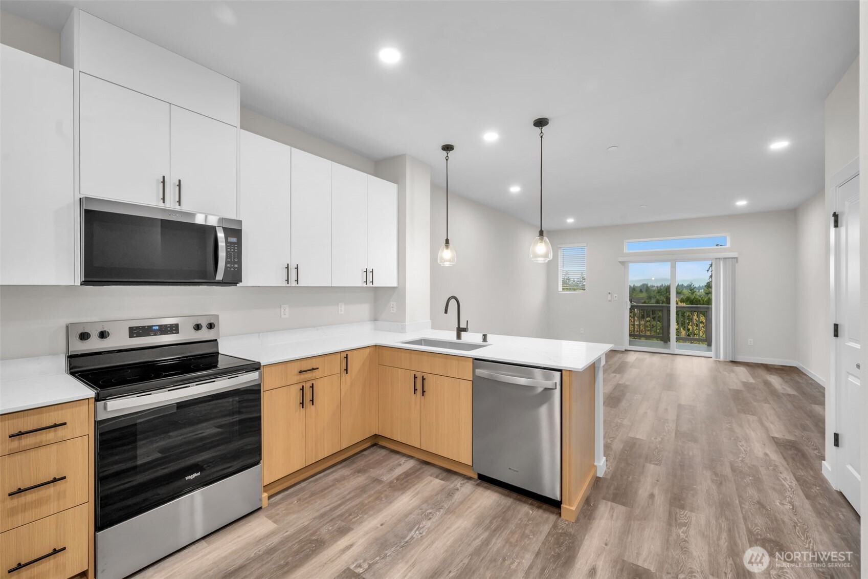 15613 Admiralty Way #B2, Lynnwood, WA 98087