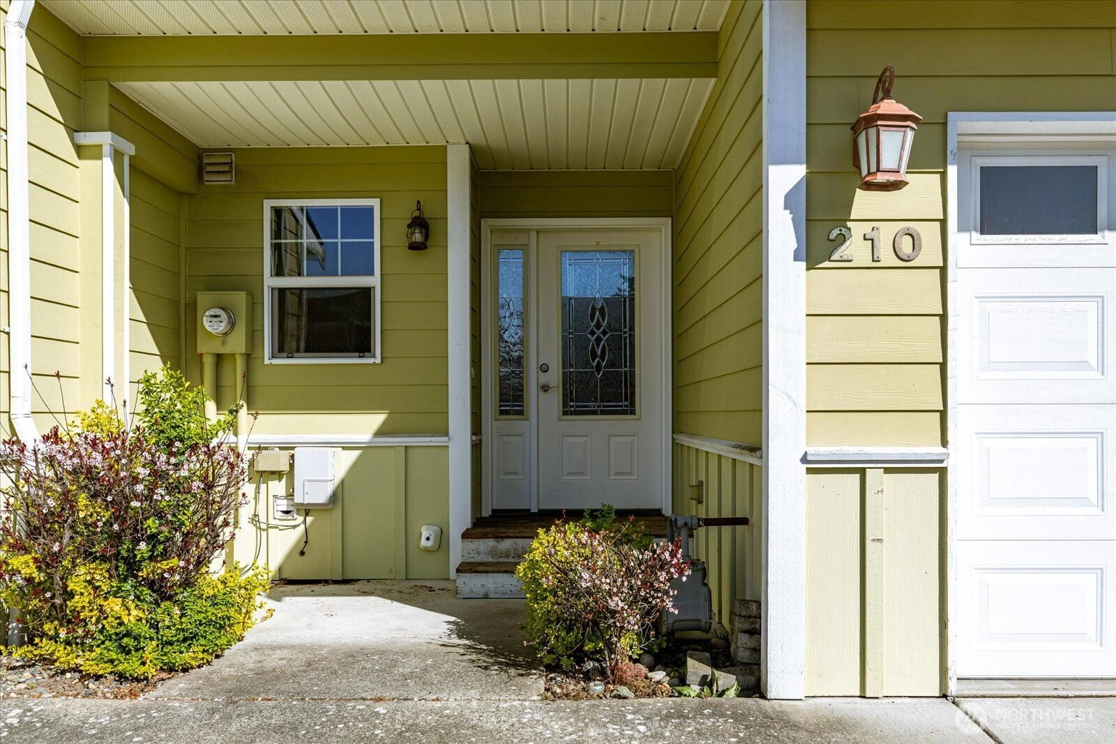 210 SE Melrose Drive , Oak Harbor, WA 98277