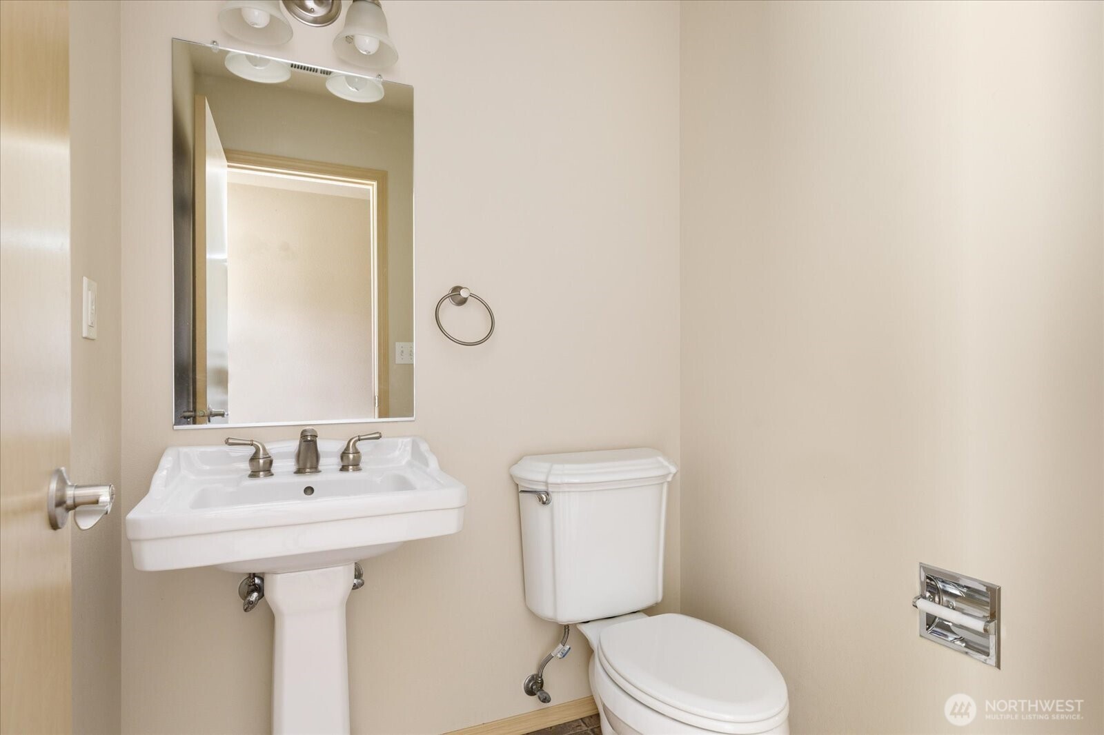 210 SE Melrose Drive , Oak Harbor, WA 98277