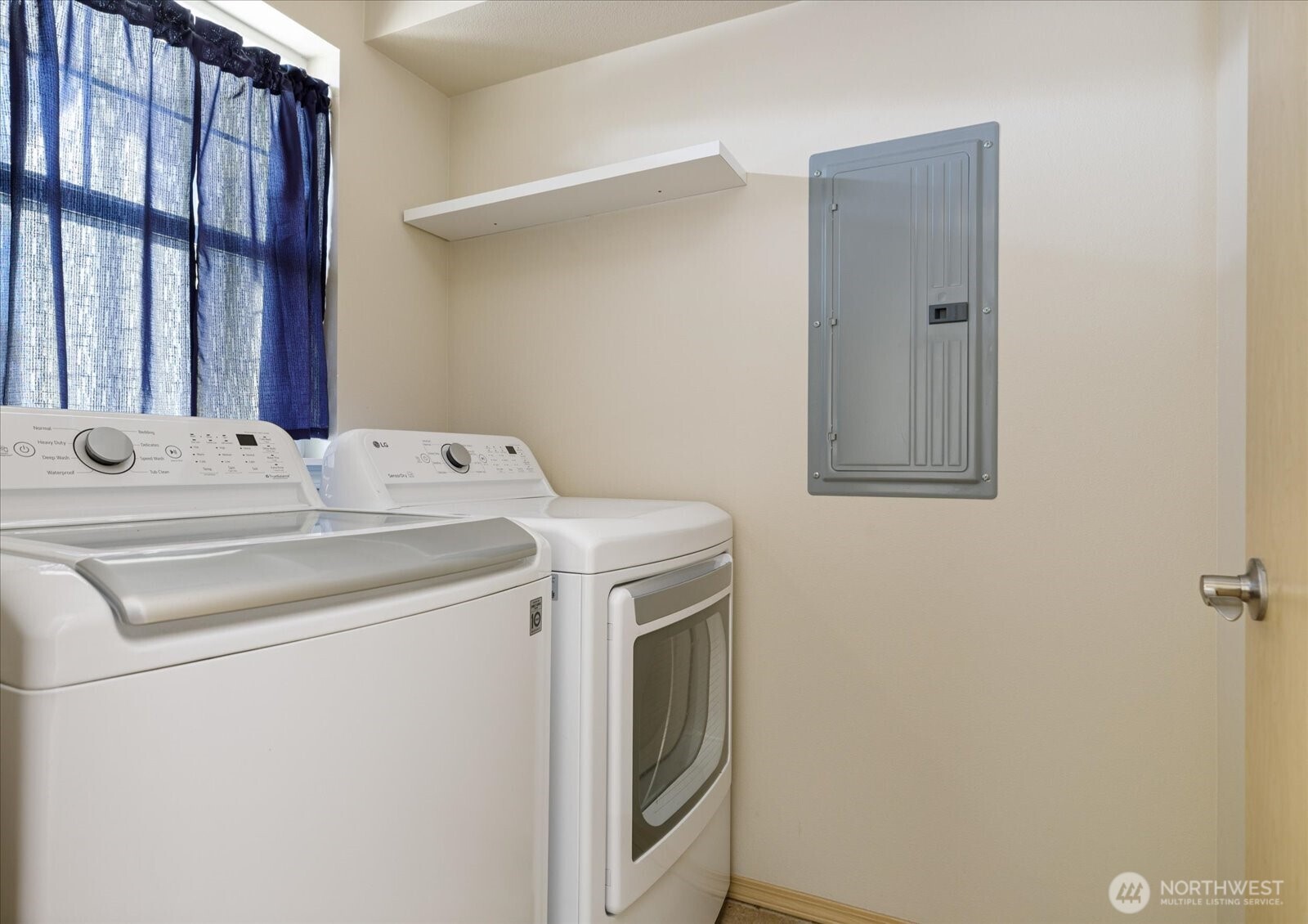 210 SE Melrose Drive , Oak Harbor, WA 98277