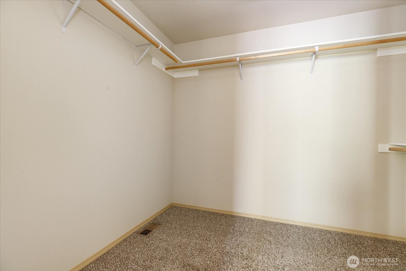 210 SE Melrose Drive , Oak Harbor, WA 98277