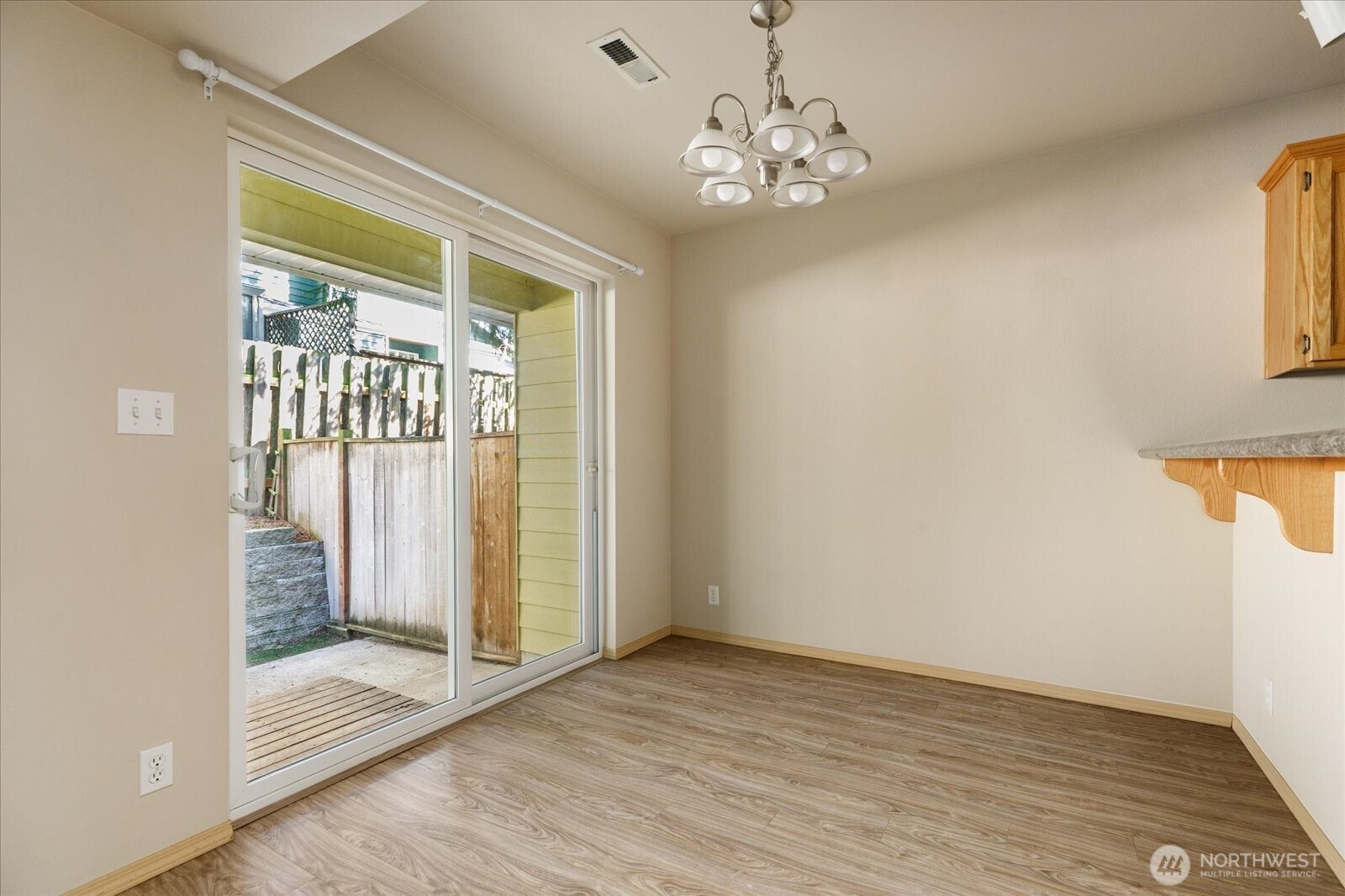 210 SE Melrose Drive , Oak Harbor, WA 98277