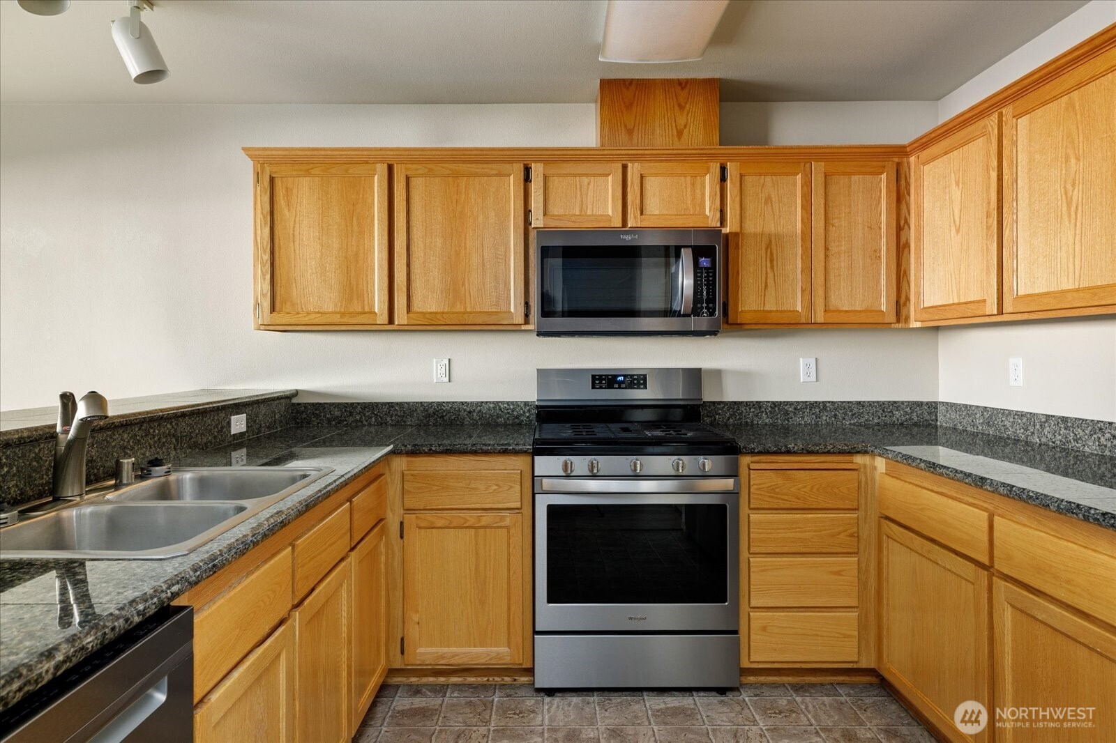 210 SE Melrose Drive , Oak Harbor, WA 98277