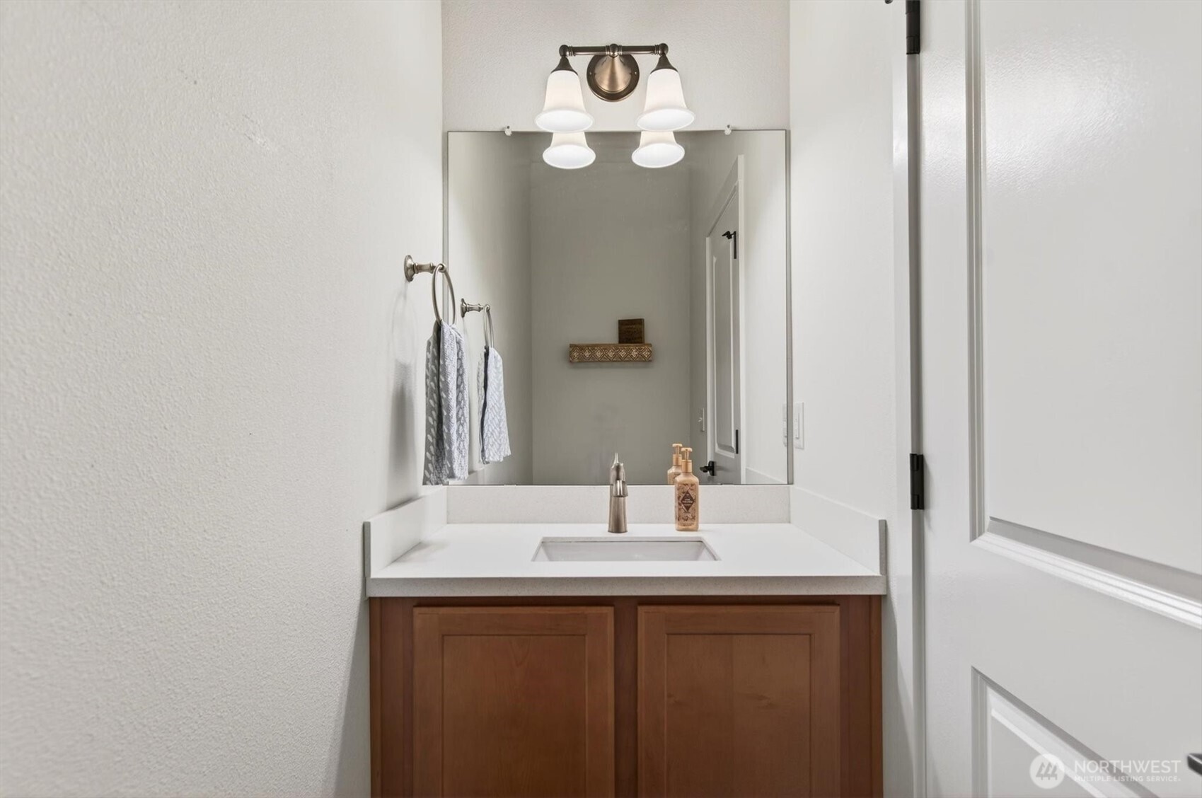 375 S 10th Street , Kalama, WA 98625