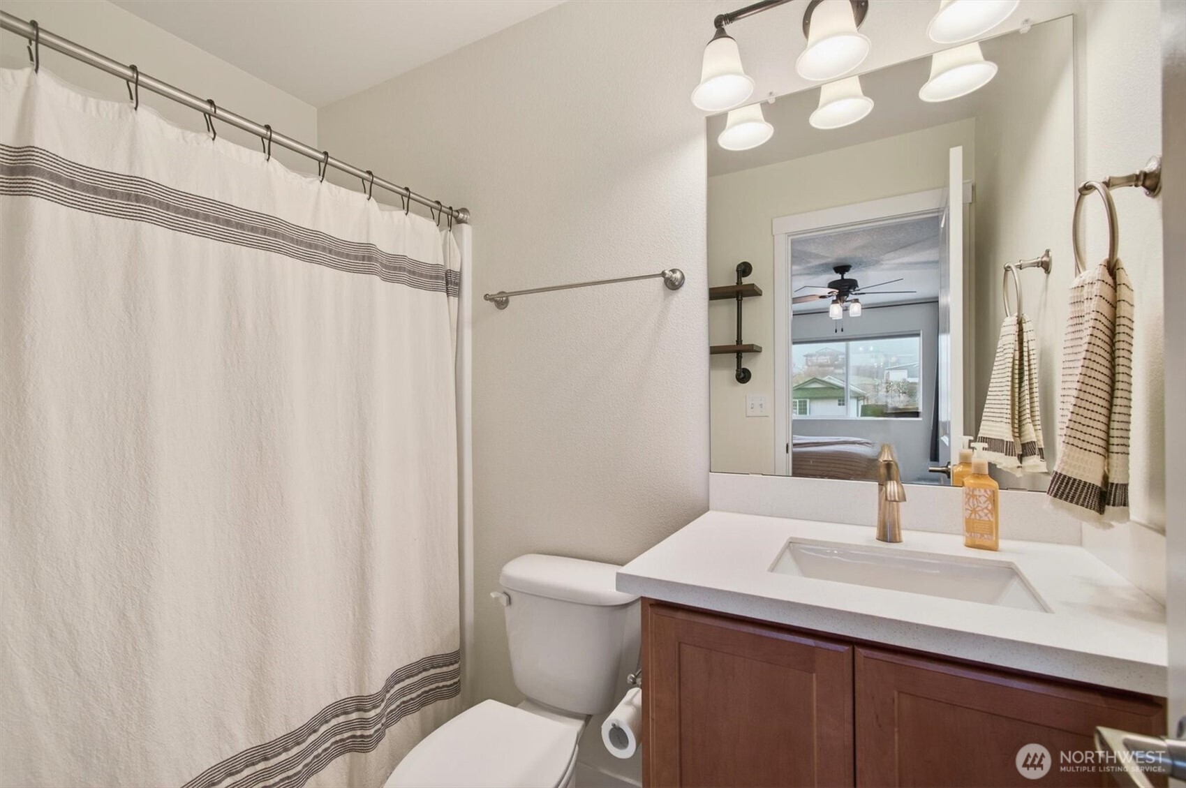 375 S 10th Street , Kalama, WA 98625