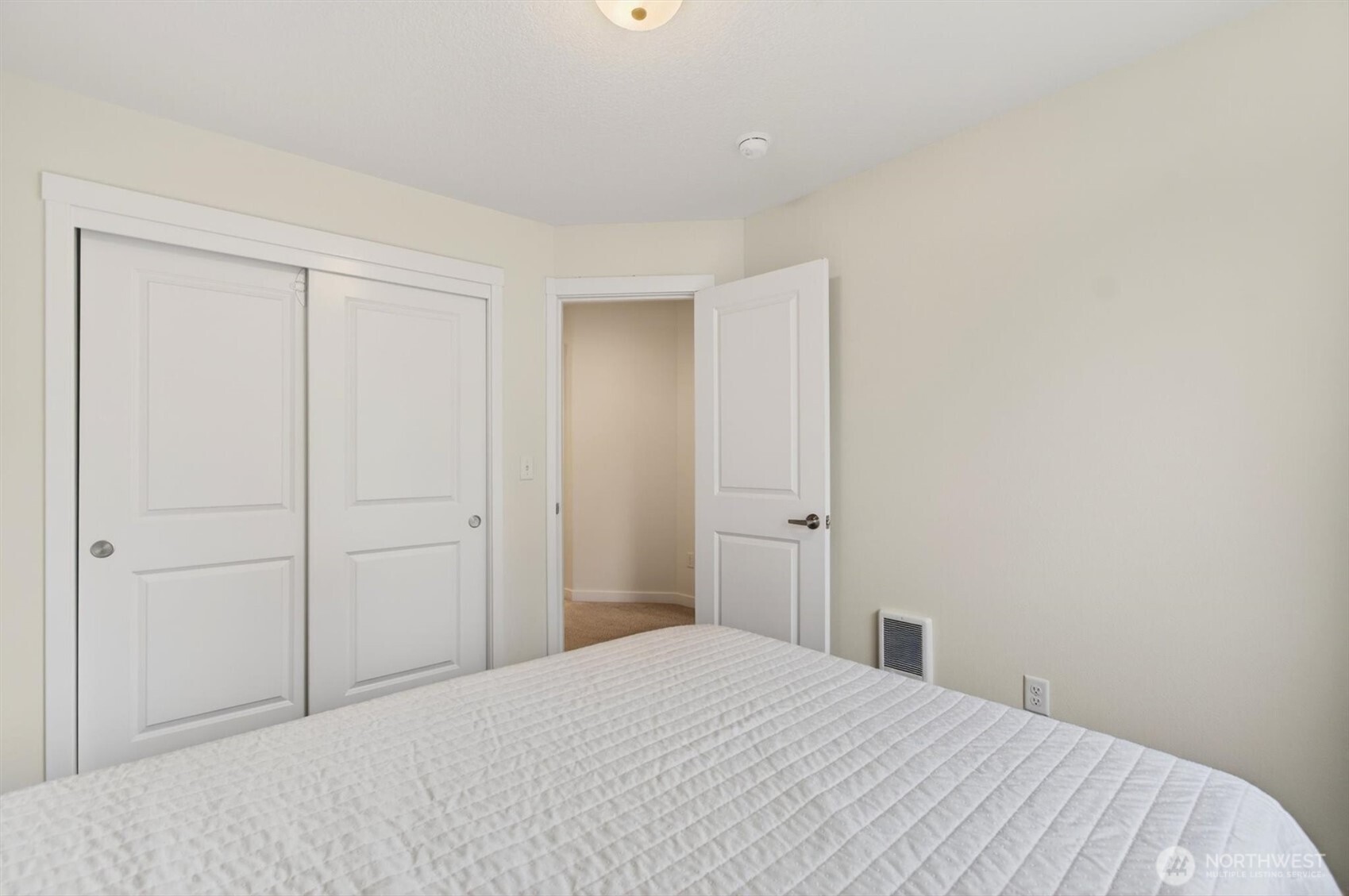 375 S 10th Street , Kalama, WA 98625