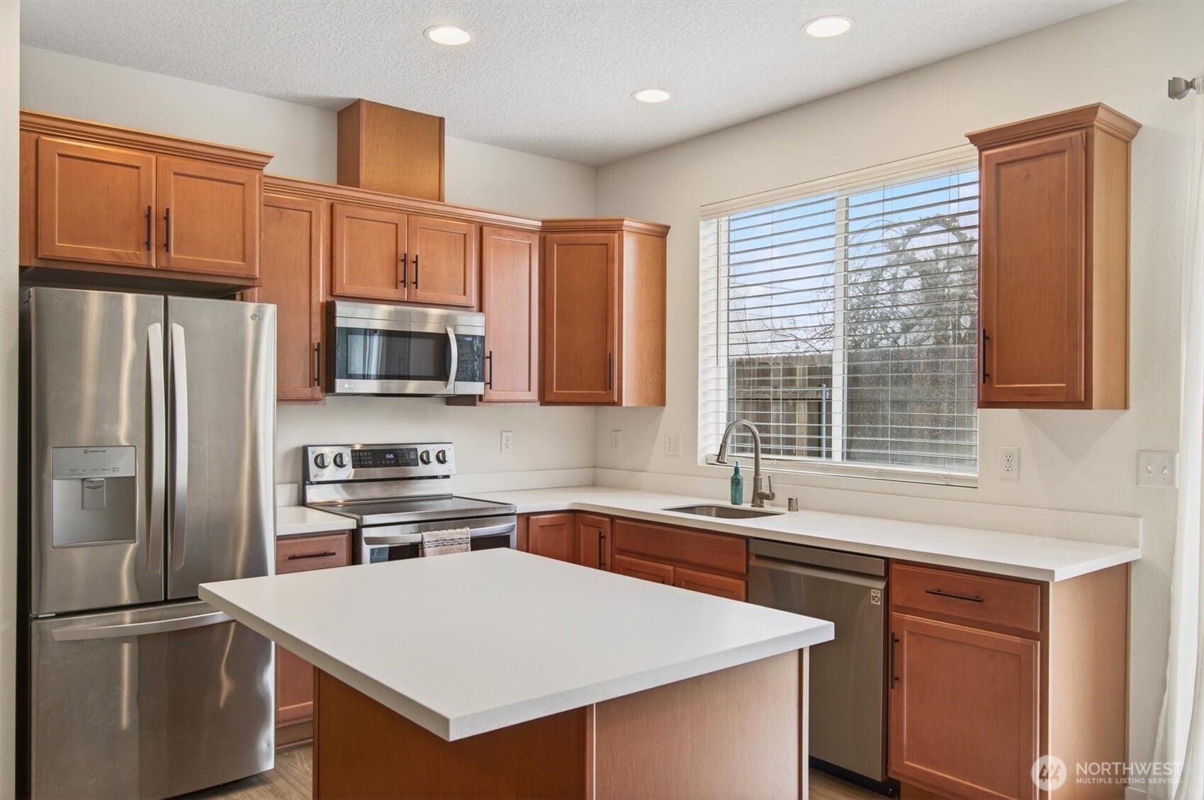 375 S 10th Street , Kalama, WA 98625