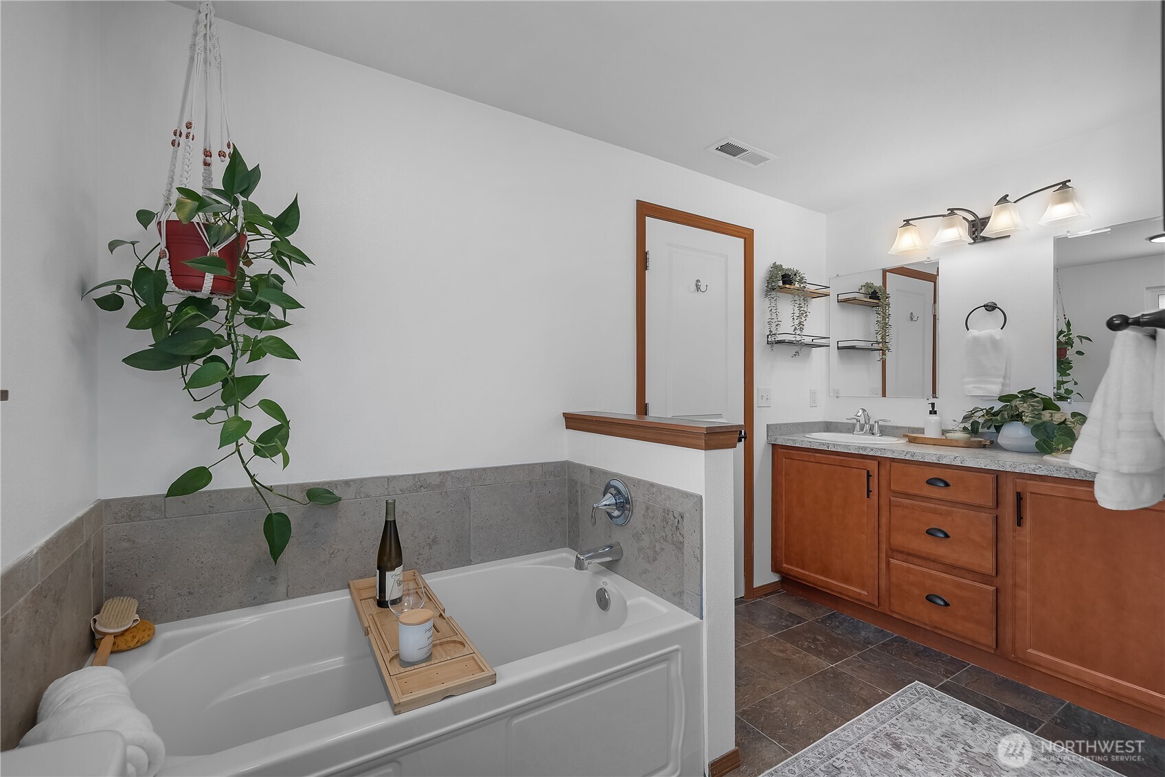 6719 6th Avenue SW, Tumwater, WA 98501