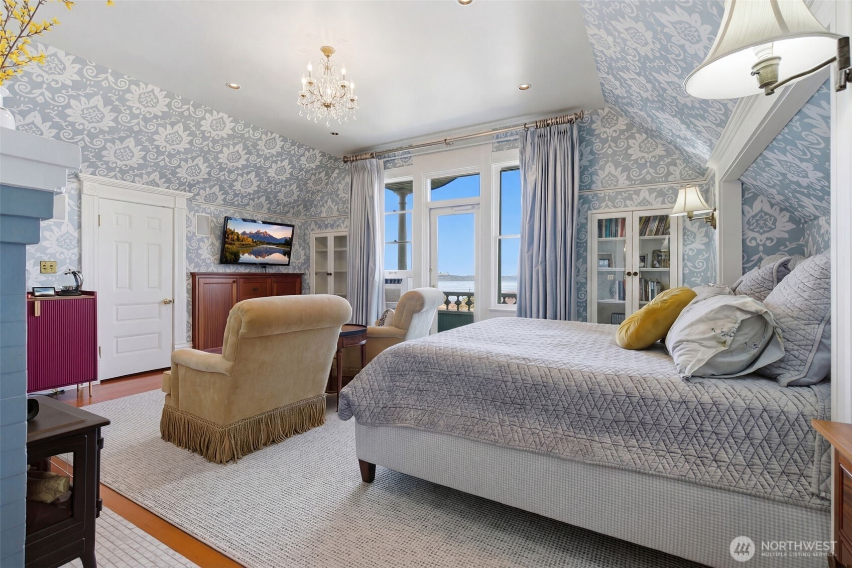 522 N E Street , Tacoma, WA 98403-2735