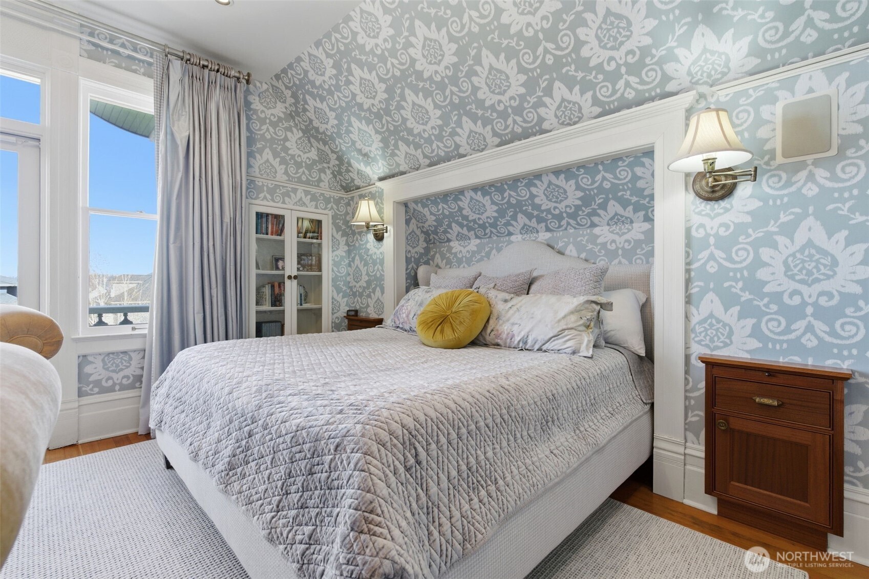 522 N E Street , Tacoma, WA 98403-2735