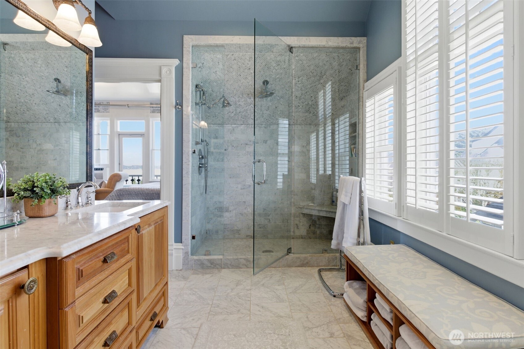 522 N E Street , Tacoma, WA 98403-2735