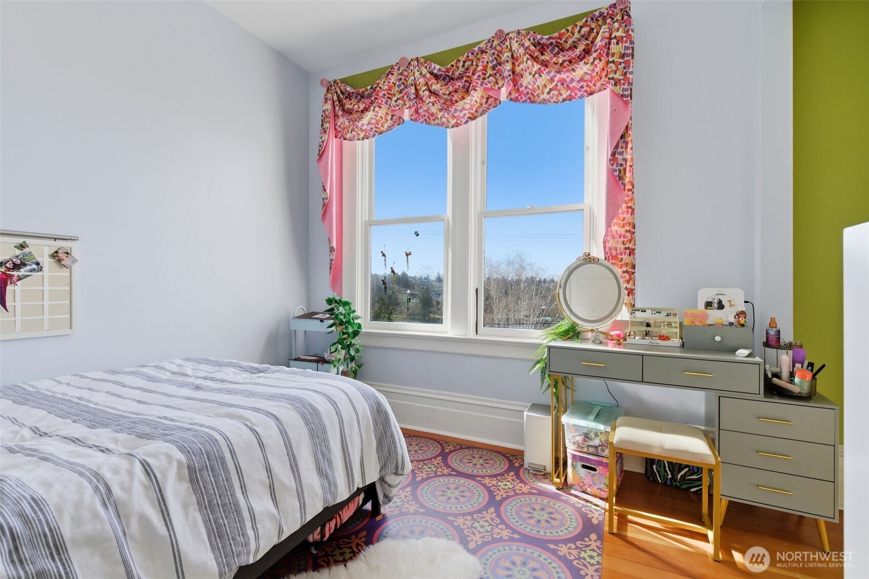 522 N E Street , Tacoma, WA 98403-2735