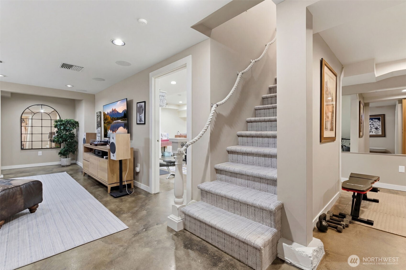 522 N E Street , Tacoma, WA 98403-2735