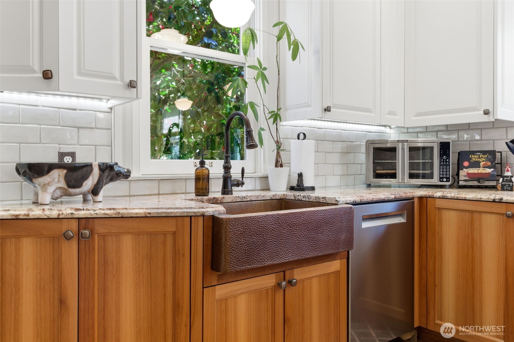 522 N E Street , Tacoma, WA 98403-2735