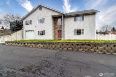 1525 SE Valley View Terrace , College Place, WA 99324