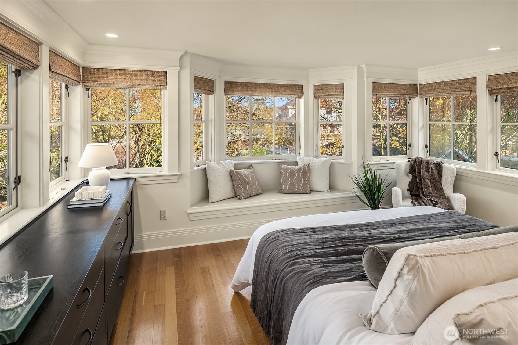 952 16th Avenue E, Seattle, WA 98112