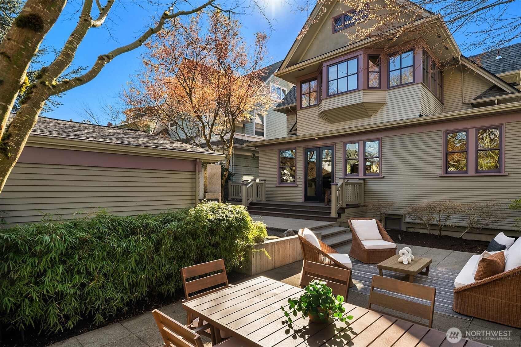 952 16th Avenue E, Seattle, WA 98112