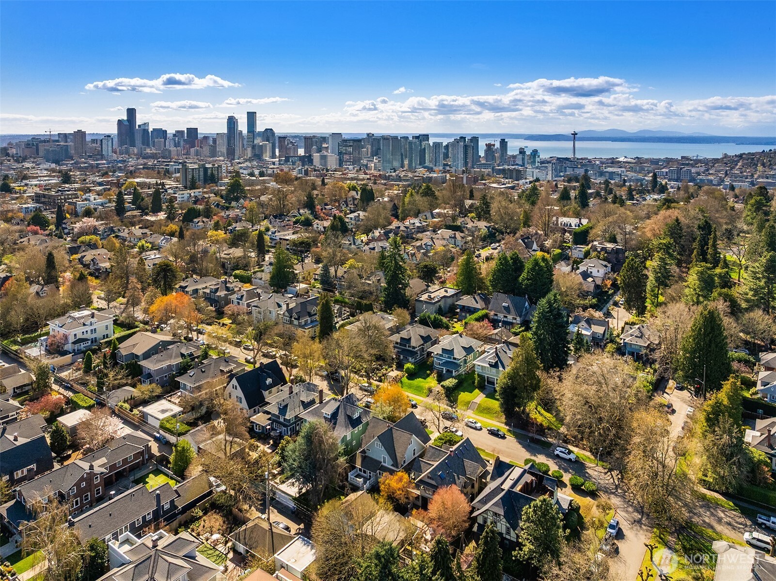 952 16th Avenue E, Seattle, WA 98112