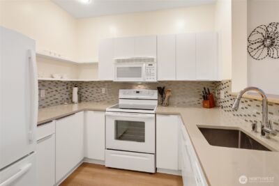 2415 2nd Avenue #432, Seattle, WA 98121 - Photo 15