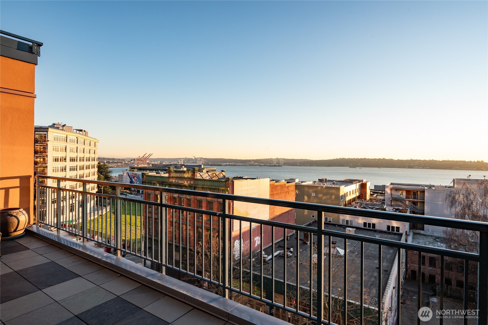 2415 2nd Avenue #432, Seattle, WA 98121