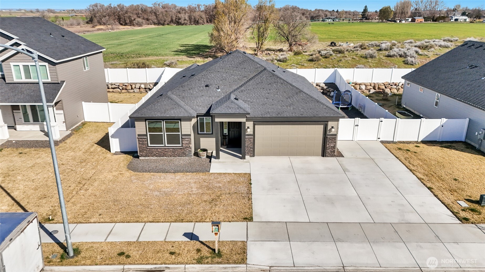 4716 W Thrush Street , Moses Lake, WA 98837