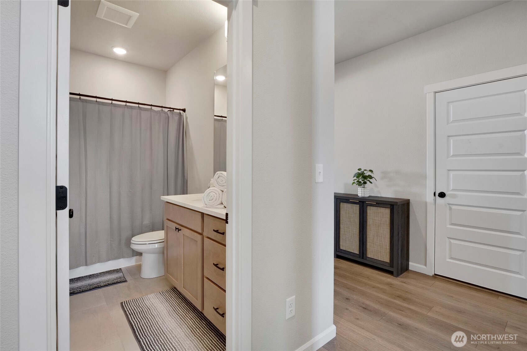 4716 W Thrush Street , Moses Lake, WA 98837