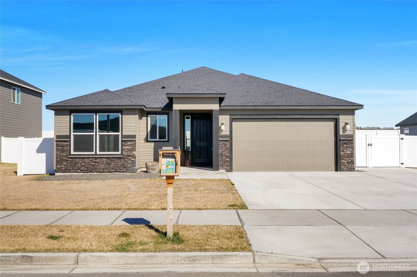 4716 W Thrush Street , Moses Lake, WA 98837