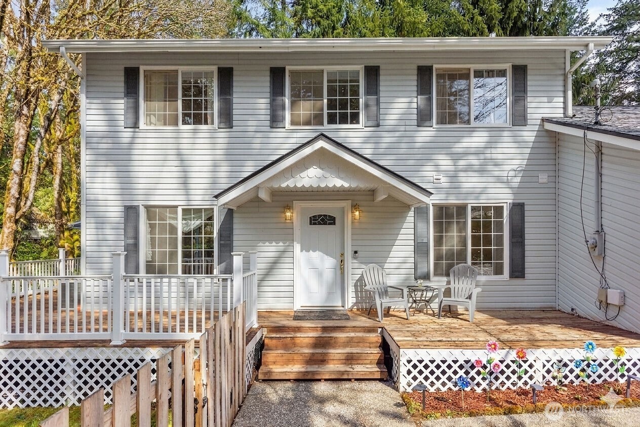 2275 Northlake Way NW, Bremerton, WA 98312