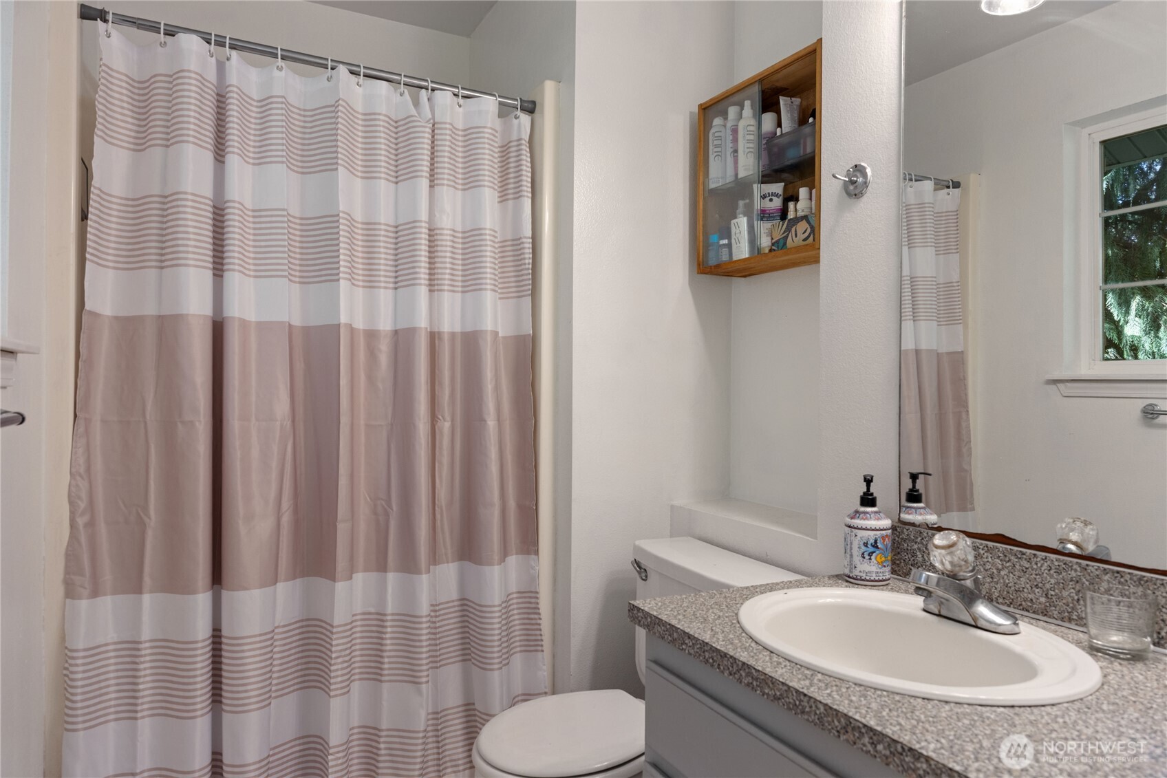 2275 Northlake Way NW, Bremerton, WA 98312