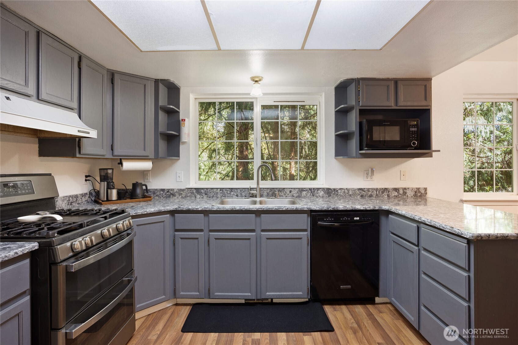 2275 Northlake Way NW, Bremerton, WA 98312