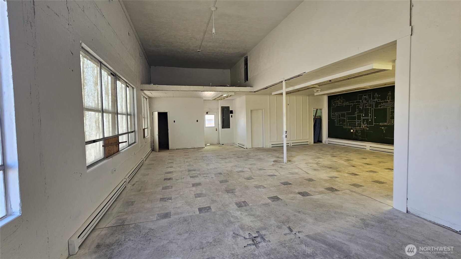 975 Hemlock Street Ct , Longview, WA 98632