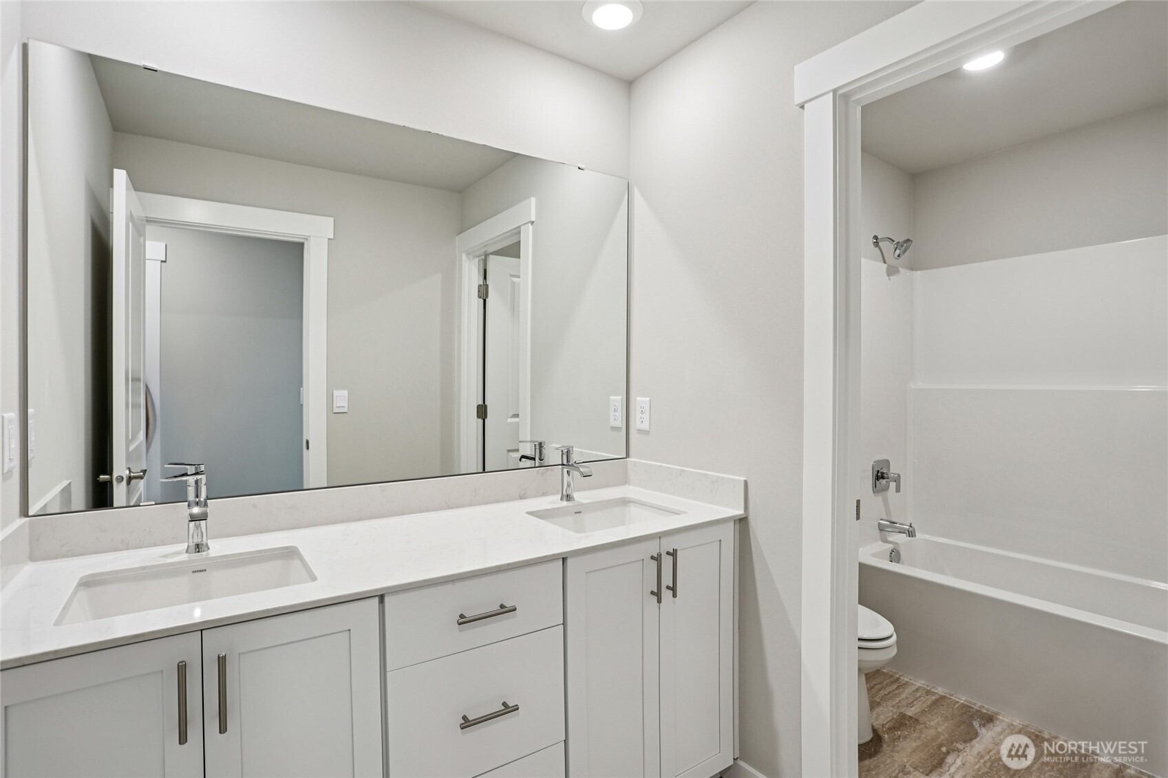 560 SE 11th Place #12, North Bend, WA 98045